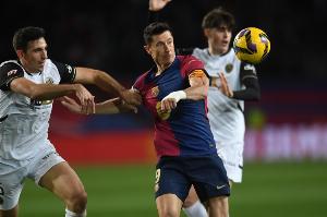 华体会体育-每体：莱万很可能缺席国王杯决赛，弗里克考虑费兰或奥尔莫踢中锋