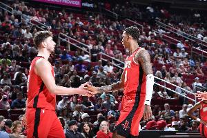 小贾巴里：我一路见证申京的成长 他现在的单打是防不住的