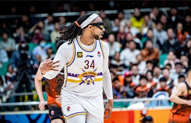 华体会入口-拒绝辽篮！萨林杰与广东男篮完成签约 税后年薪120万美元