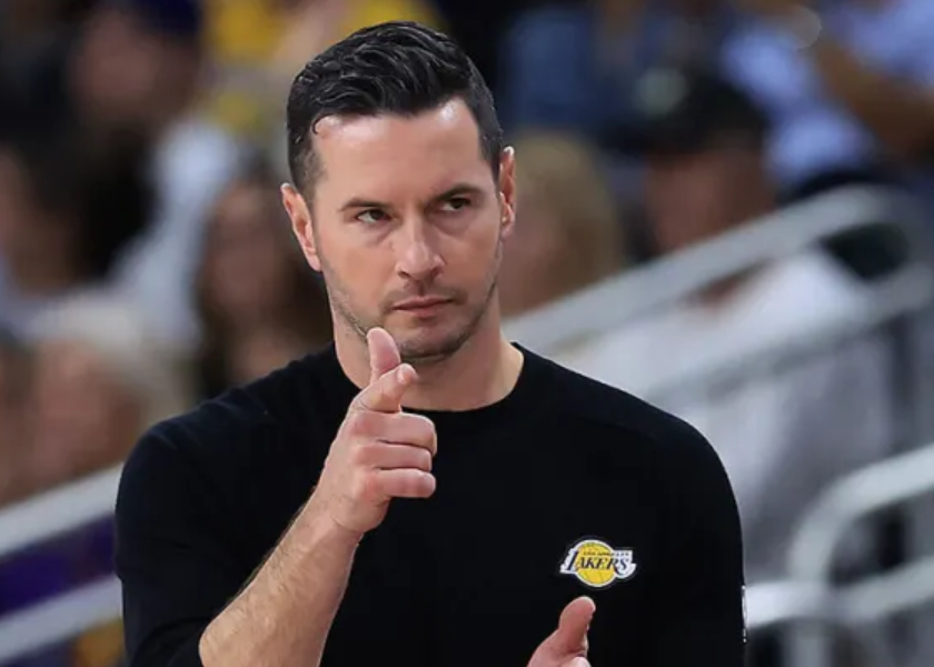 华体会官方网站-湖人防守没救了！资源不够，雷迪克无体系支撑，对手疯狂点东契奇