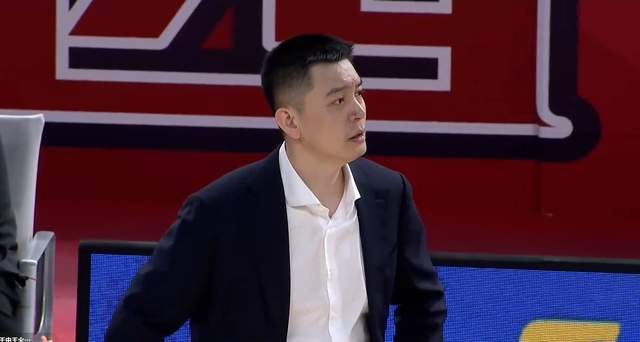 华体会体育-卫冕冠军6连胜强势领跑积分榜，多队遭伤病侵袭，又有两黑马崛起