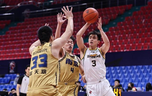 华体会官方网站-【夜读】武磊"消失"，0射门+染黄